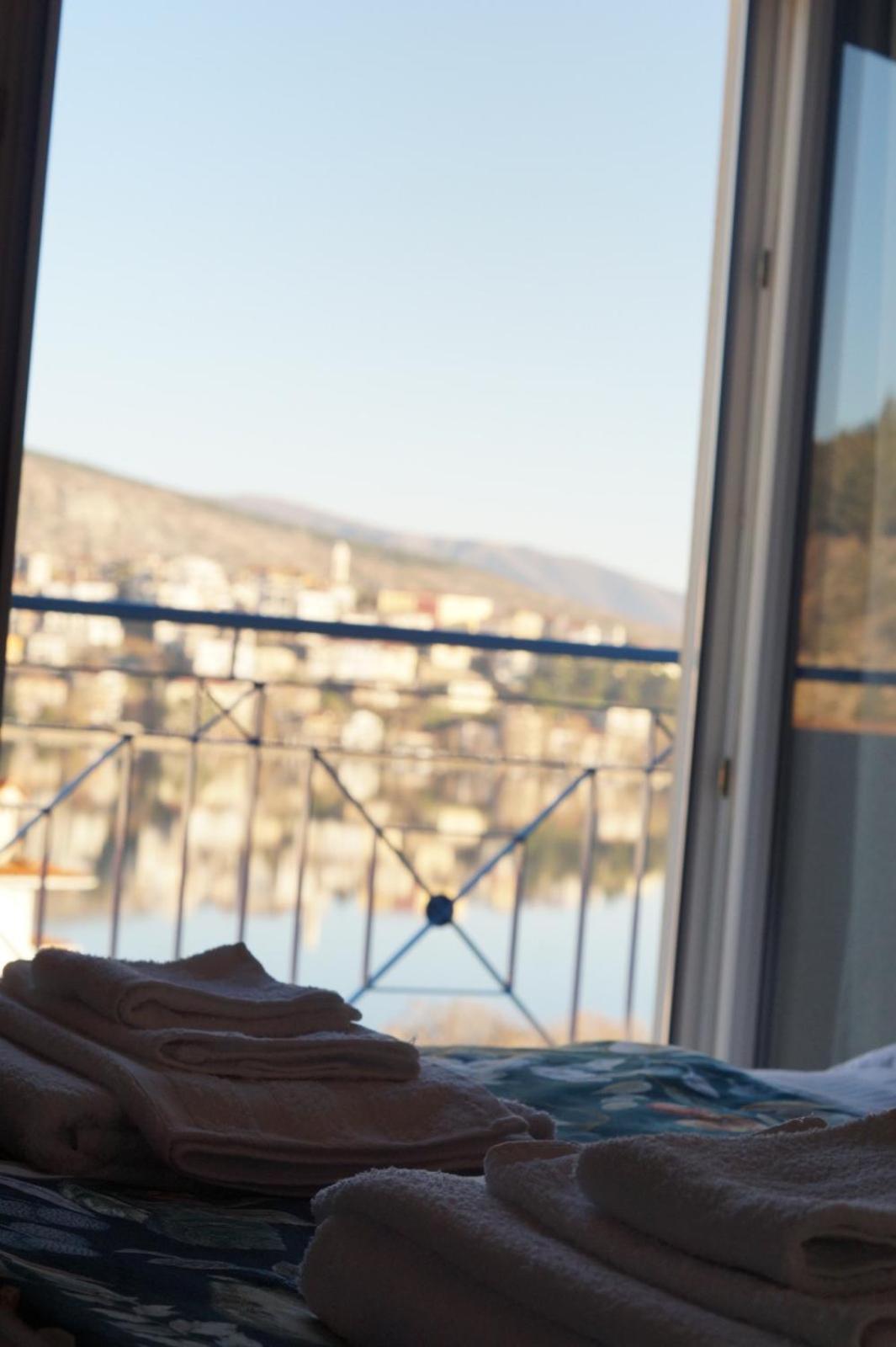 Daphne Luxury Apartment Kastoria Exterior photo