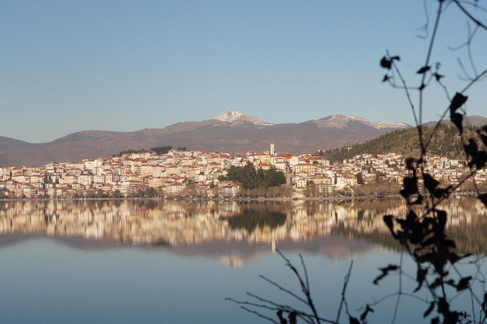 Daphne Luxury Apartment Kastoria Exterior photo